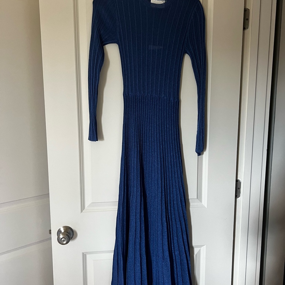 Elegant Blue Knit Dress